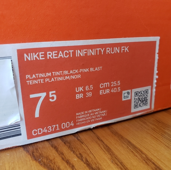 Nike React Infinity Run Flyknit M7.5 - Picture 3 of 8